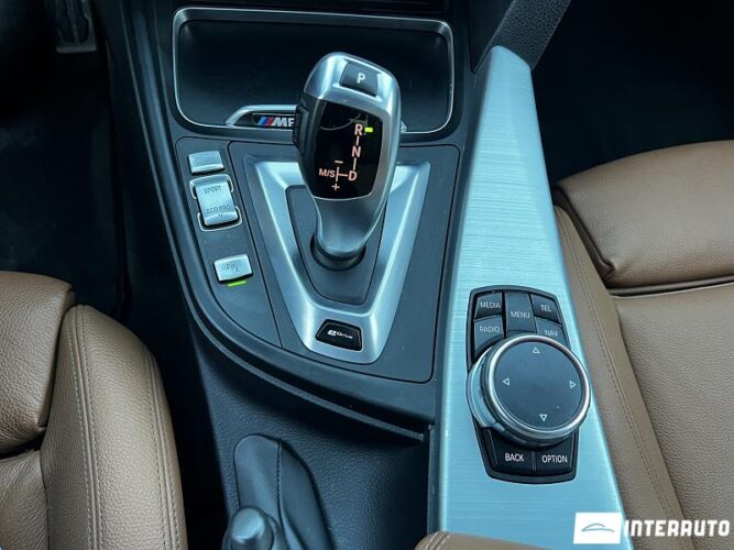 BMW 330E 41 interauto-car