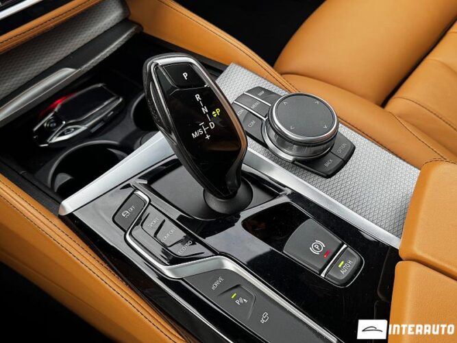 BMW 530e 51 interauto-car