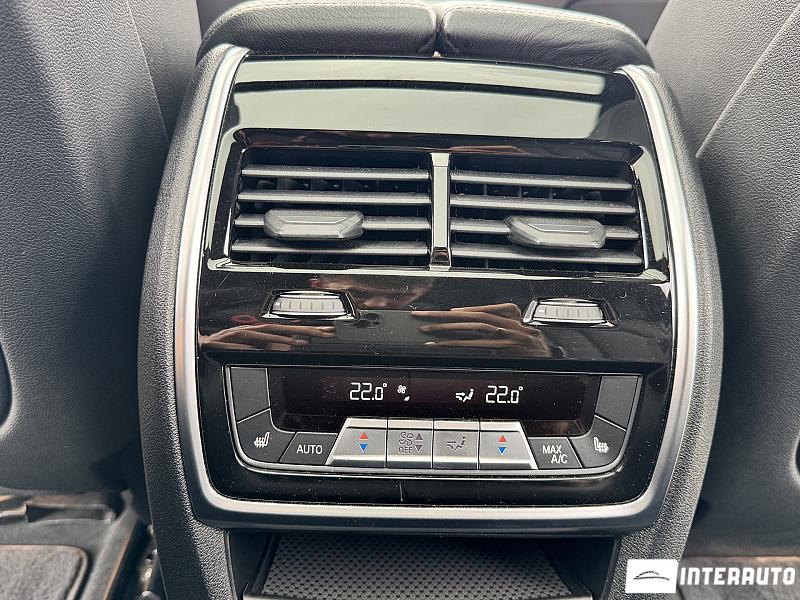 BMW X5 4.0i 27 automobil-interauto