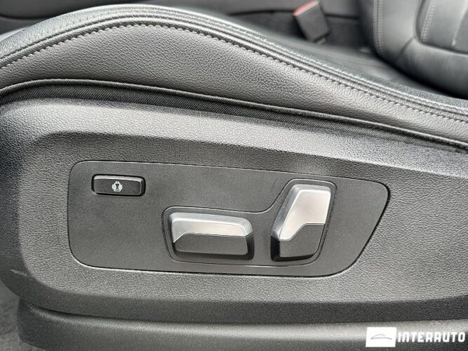 BMW X5 4.0i 69 interauto-car