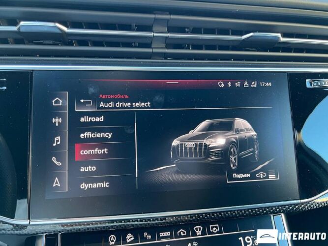 Audi Q7 51 interauto-car