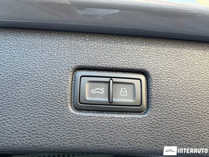 Audi Q7 61 interauto-car