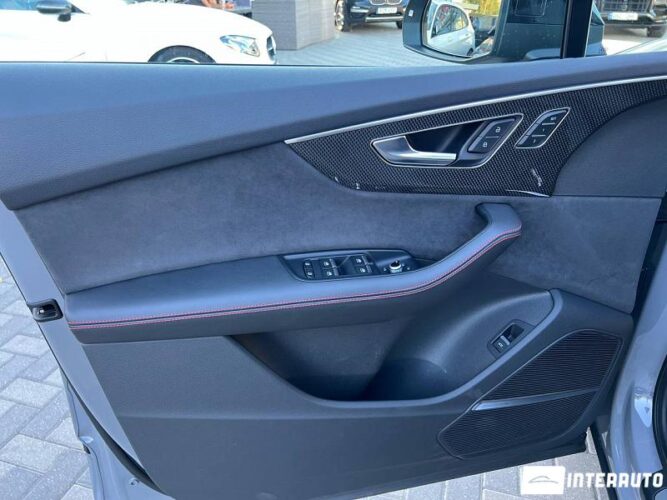 Audi Q7 43 interauto-car