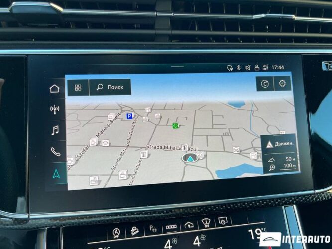 Audi Q7 52 interauto-car