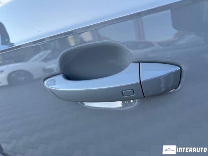 Audi Q7 42 interauto-car