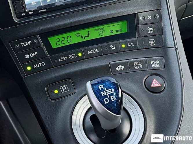 Toyota Prius 37 interauto-car