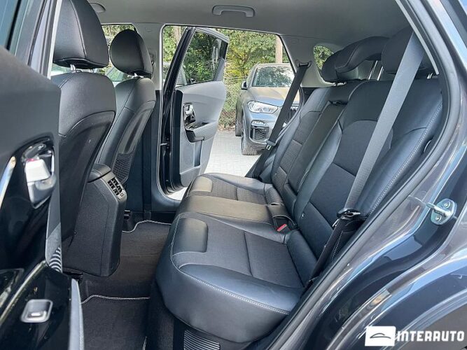 Kia Niro 45 interauto-car
