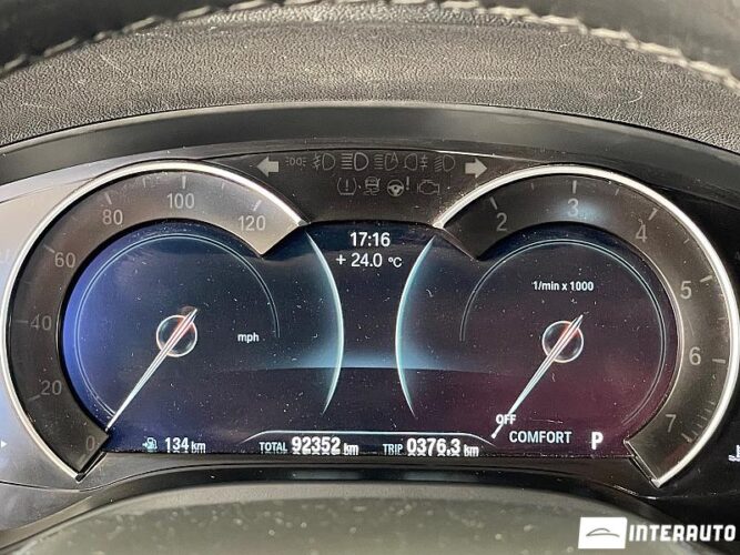 BMW X3 3.0i 46 interauto-car