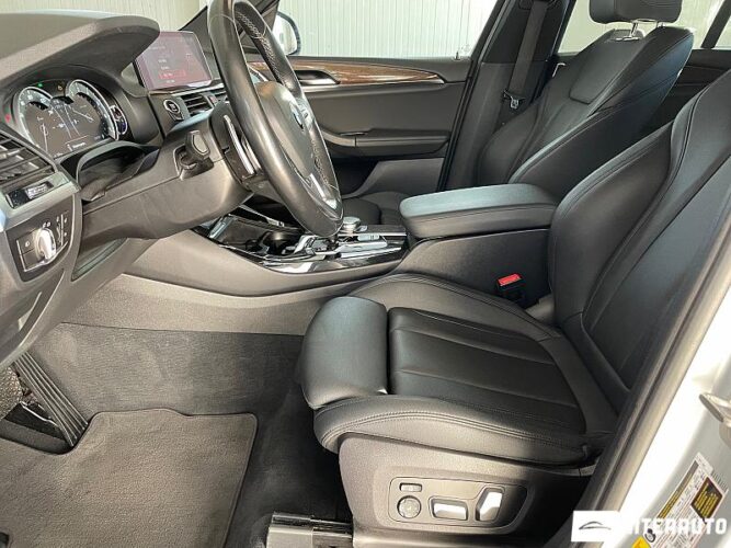 BMW X3 3.0i 39 interauto-car