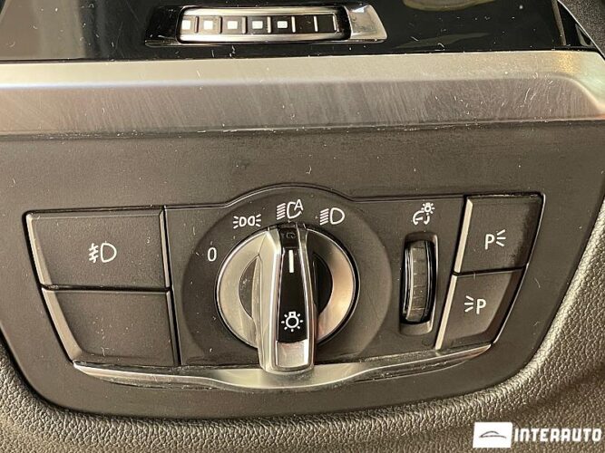 BMW X3 3.0i 42 interauto-car