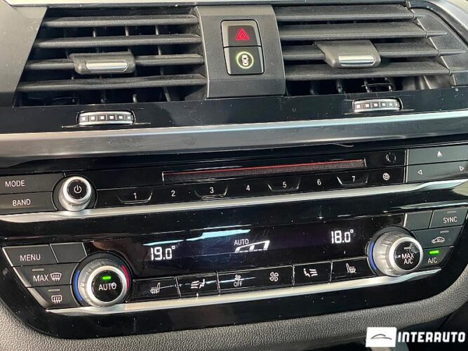 BMW X3 3.0i 48 interauto-car