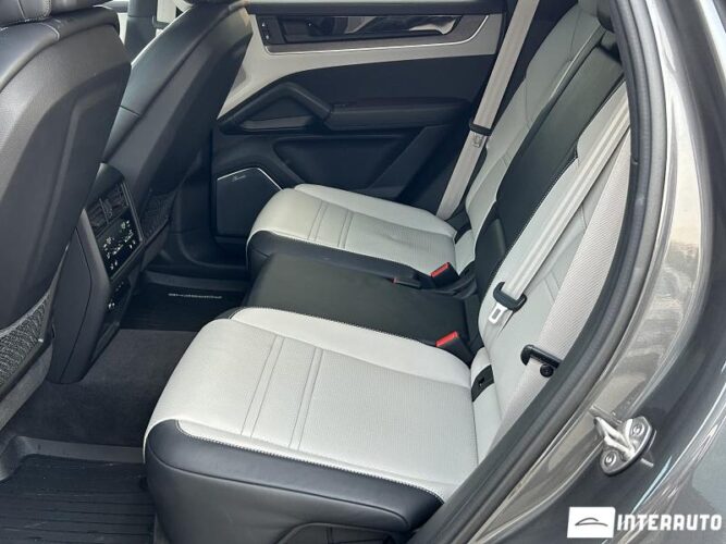 Porsche Cayenne Coupe 54 interauto-car