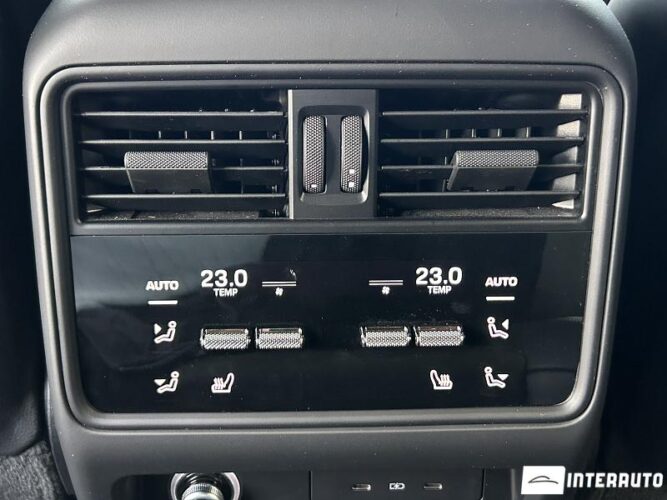 Porsche Cayenne Coupe 52 interauto-car