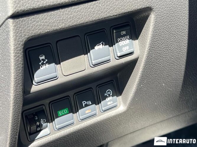 Nissan X-Trail 42 interauto-car