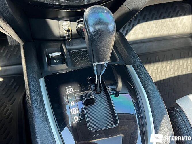 Nissan X-Trail 41 interauto-car