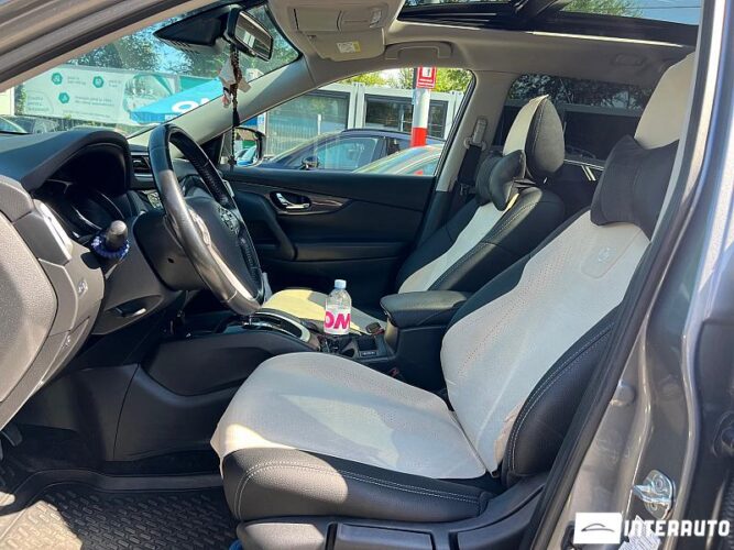 Nissan X-Trail 35 interauto-car