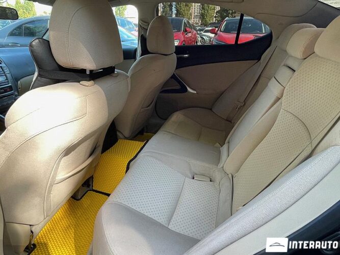 Lexus IS 220d 38 interauto-car