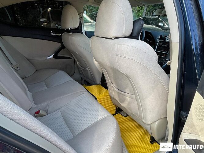 Lexus IS 220d 39 interauto-car