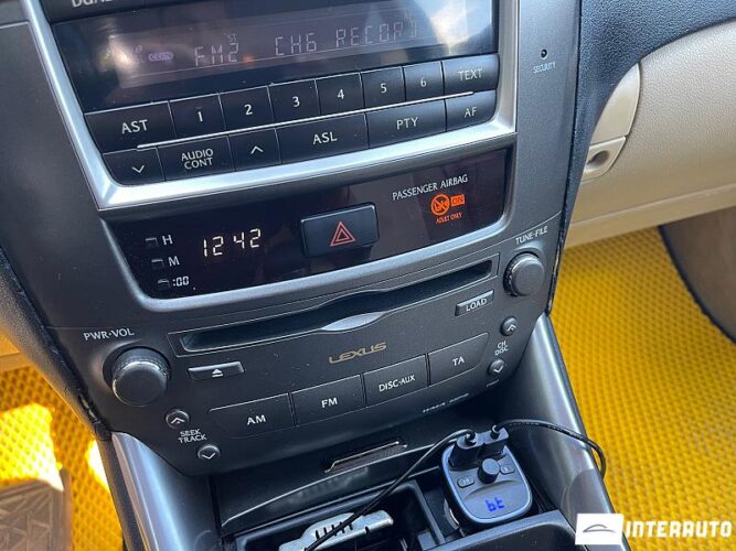 Lexus IS 220d 35 interauto-car