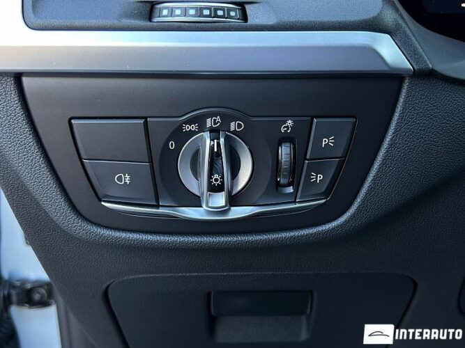 BMW X4 3.0D 36 interauto-car