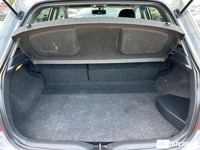 Toyota Auris 46 interauto-car