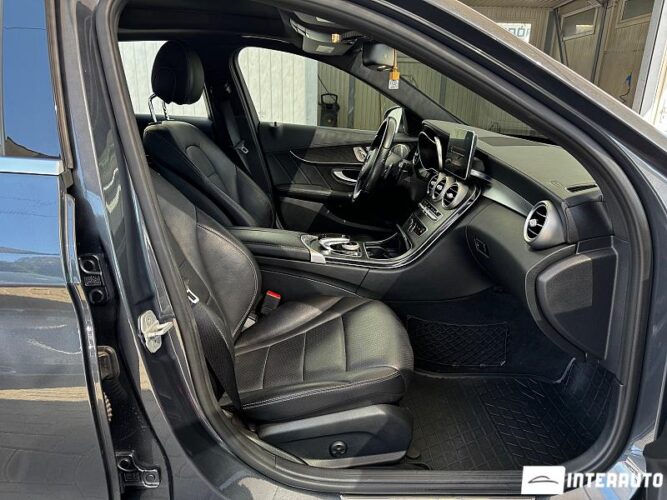 Mercedes C 300 4MATIC 36 interauto-car