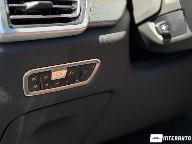 BMW X5 4.5e 48 interauto-car