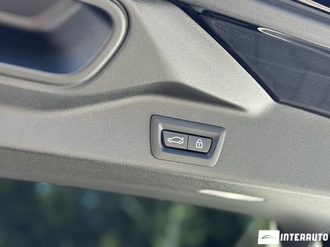 BMW X5 4.5e 40 interauto-car