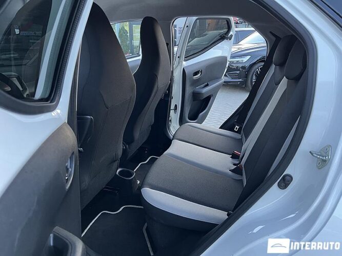 Toyota Aygo 41 interauto-car