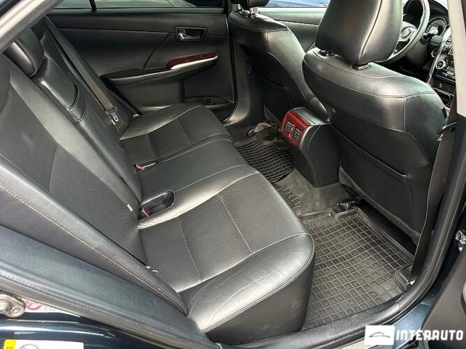 Toyota Camry 44 interauto-car