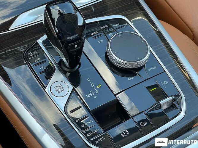 BMW X7 4.0i 50 interauto-car