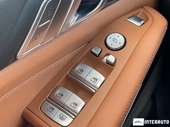 BMW X7 4.0i 40 interauto-car