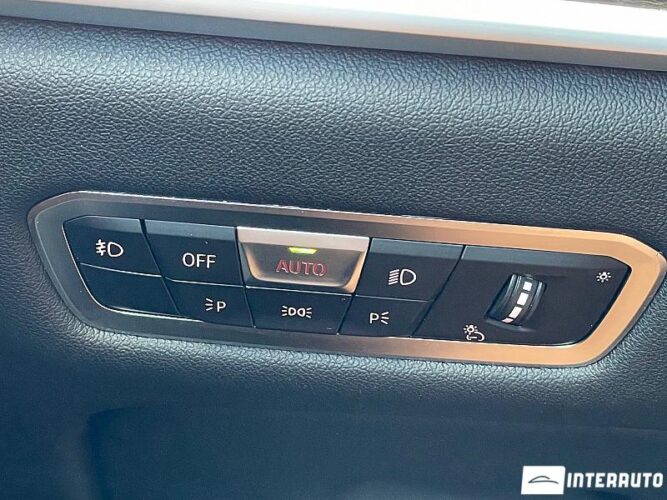 BMW X7 4.0i 45 interauto-car