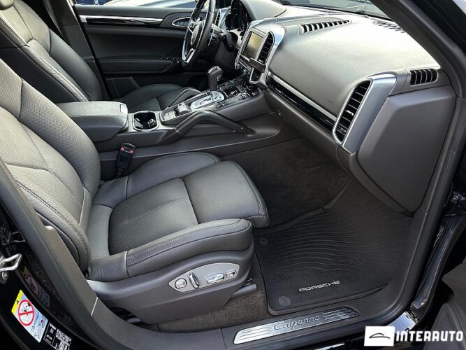 Porsche Cayenne 43 interauto-car