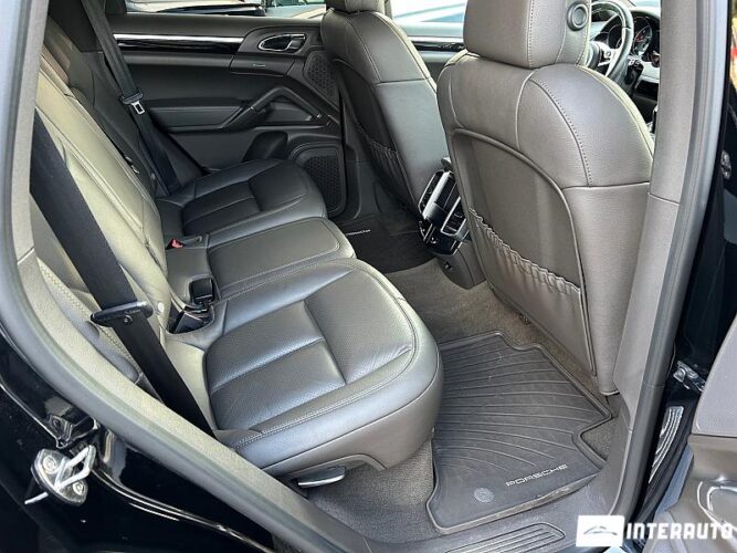 Porsche Cayenne 46 interauto-car