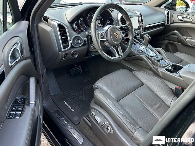 Porsche Cayenne 34 interauto-car