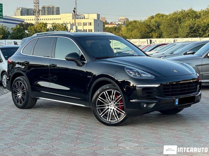 Porsche Cayenne 33 interauto-car