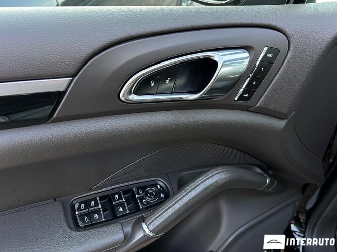 Porsche Cayenne 35 interauto-car