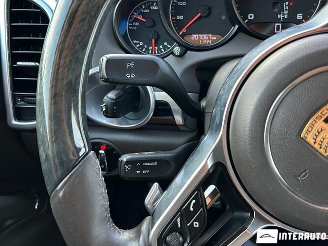 Porsche Cayenne 39 interauto-car