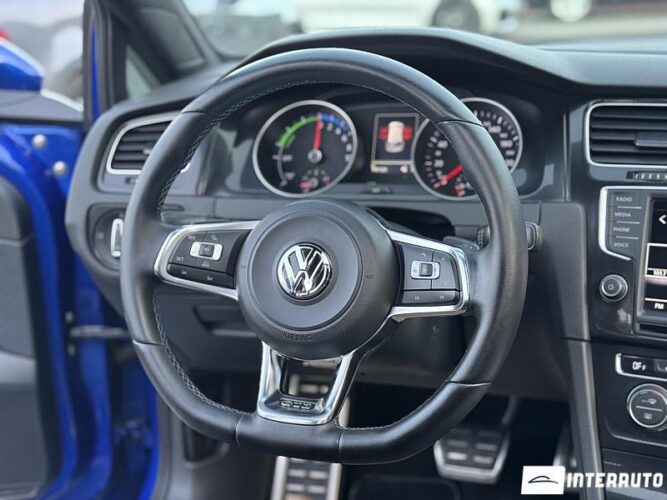 Volkswagen Golf GTE 40 interauto-car