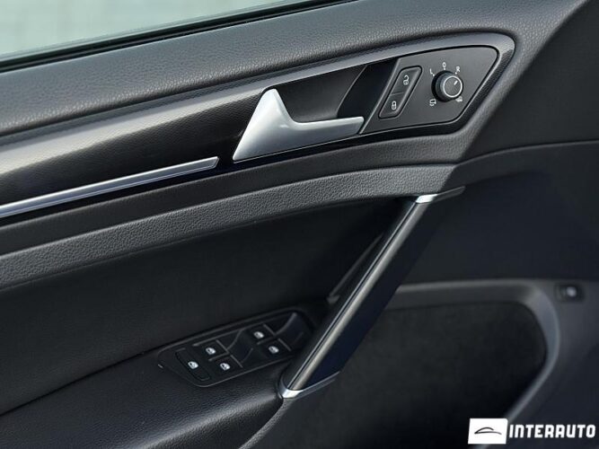 Volkswagen Golf GTE 36 interauto-car