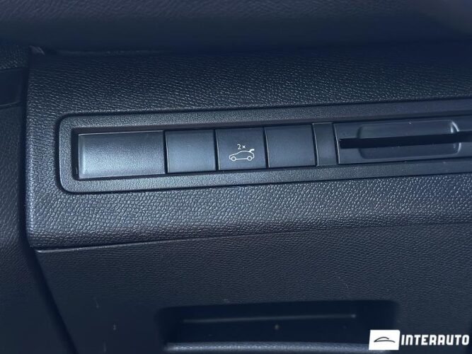 Peugeot 5008 41 interauto-car