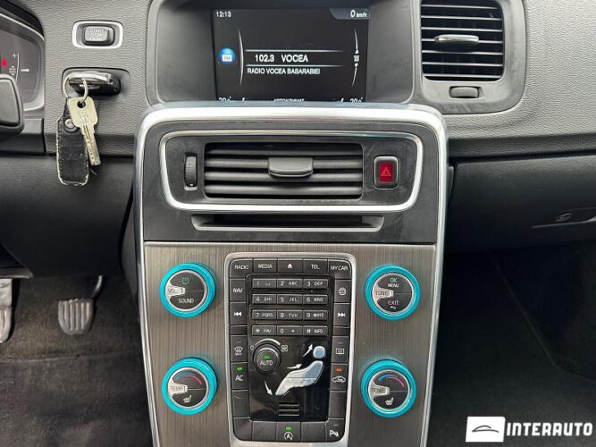 Volvo S 60 36 interauto-car