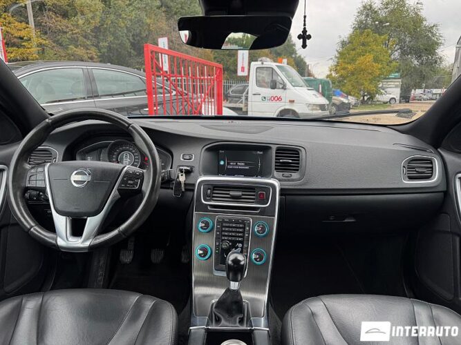 Volvo S 60 33 interauto-car