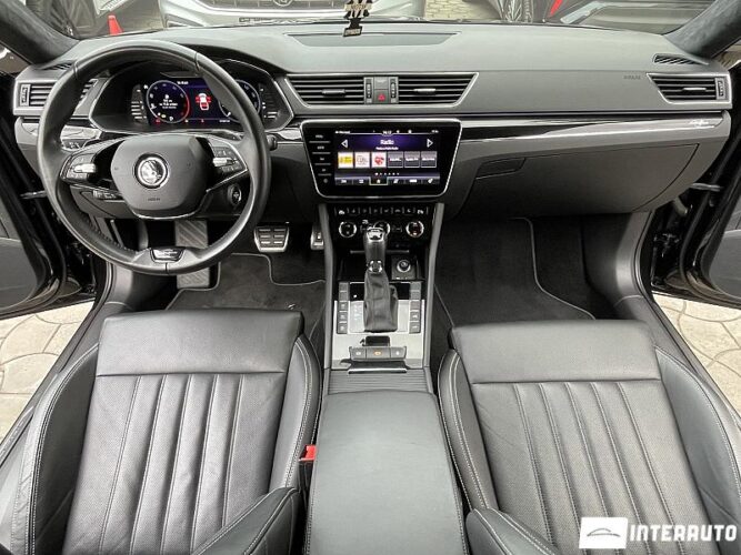 Skoda Superb 42 interauto-car