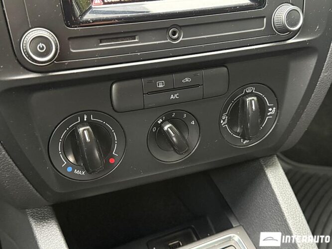 Volkswagen Jetta 39 interauto-car