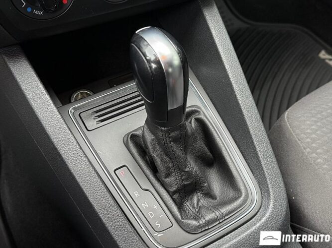 Volkswagen Jetta 40 interauto-car