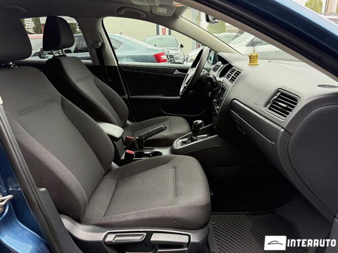 Volkswagen Jetta 41 interauto-car