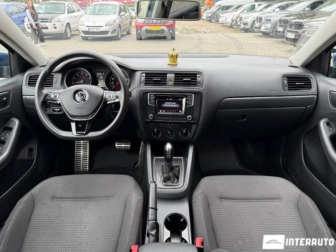 Volkswagen Jetta 35 interauto-car