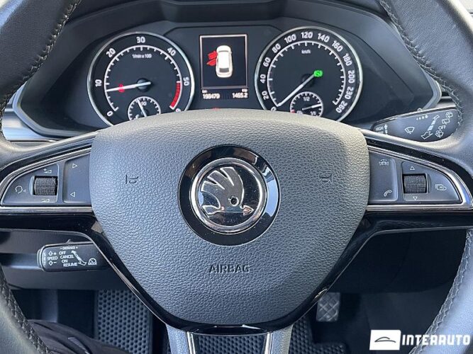 Skoda Superb 48 interauto-car